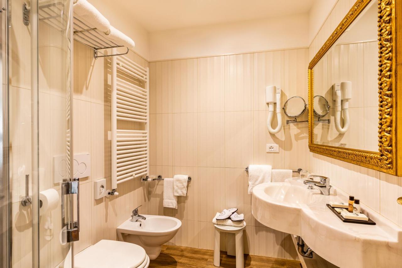 Deluxe Double or Twin Room Sea View