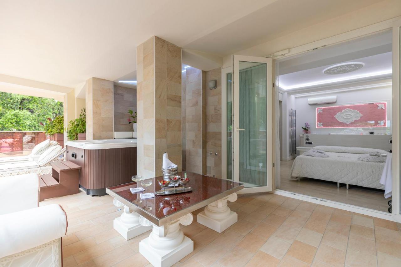 Queen Suite Spa Bath