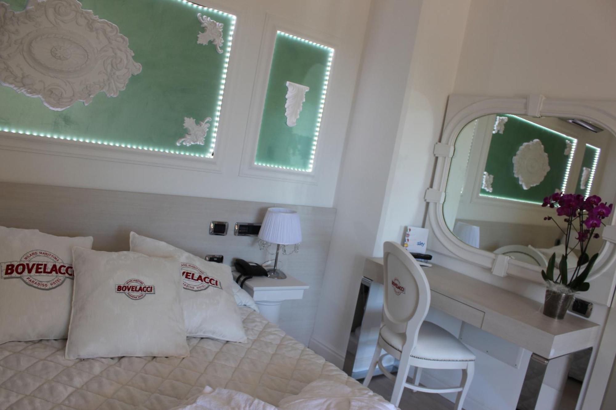 Queen Suite Spa Bath