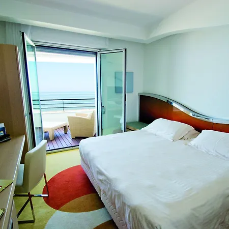 Hotel Waldorf- Premier Resort-2